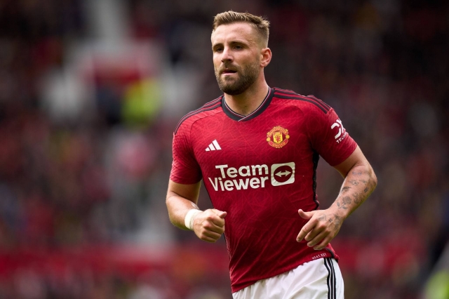 luke-shaw-tro-lai-mu-1699003999.jpg