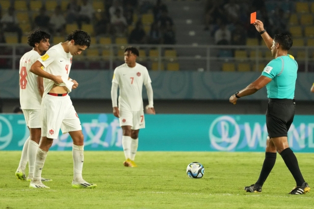 Sao Barca lên tiếng, U17 Tây Ban Nha thắng dễ trận mở màn World Cup 354771