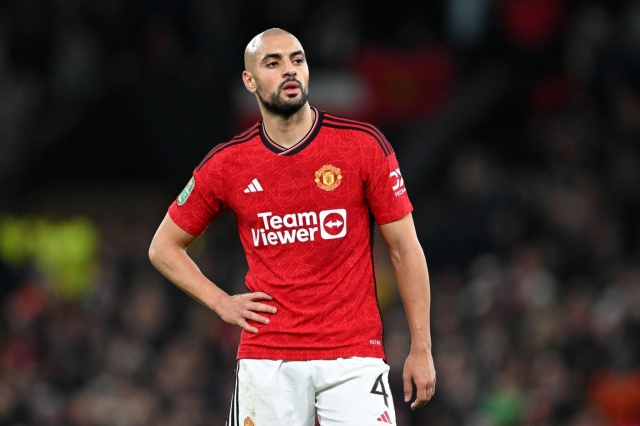 amrabat-mu-1701336977.jpg