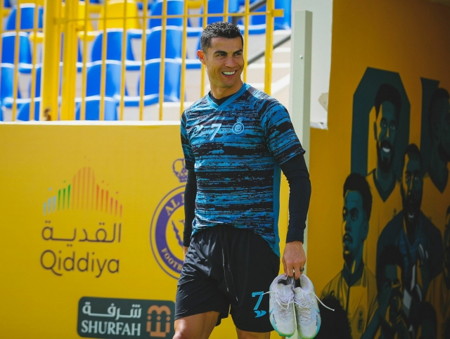 ronaldo-al-nassr-bi-phat-1703782900.jpg