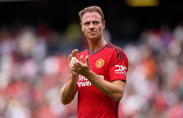 mu-jonny-evans-1692883461.jpg