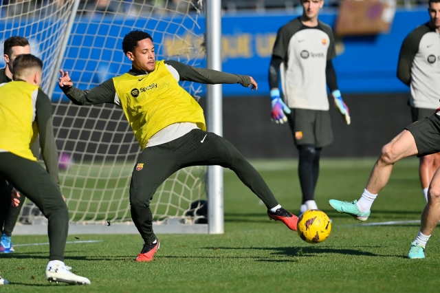 vitor-roque-barca-1704250240.jpg