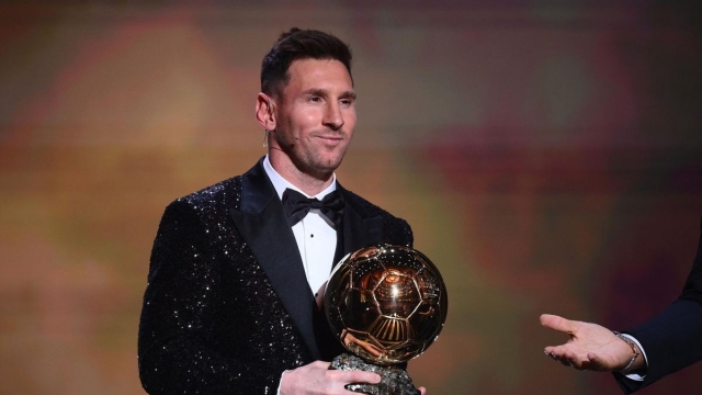 messi-qua-bong-vang-2021-1704551585.jpg