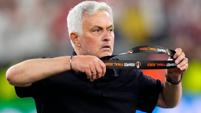 jose-mourinho-sang-a-rap-1705880298.jpg