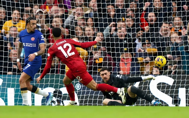 Thảm họa phòng ngự, Chelsea bị Wolves đẩy xuống nửa dưới BXH 402786