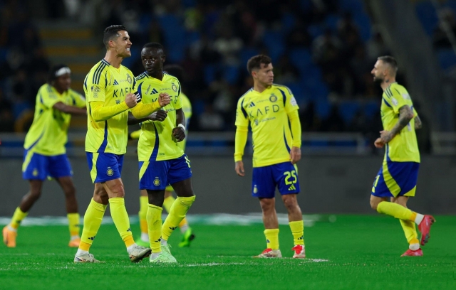 Ronaldo thăng hoa, Al Nassr thắng dễ Al Raed 588329