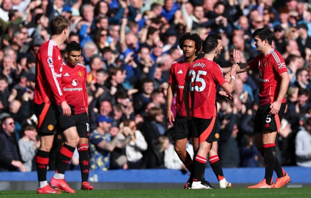 Tranh cãi quả 11m 'hụt' trong trận Everton vs MU 596485