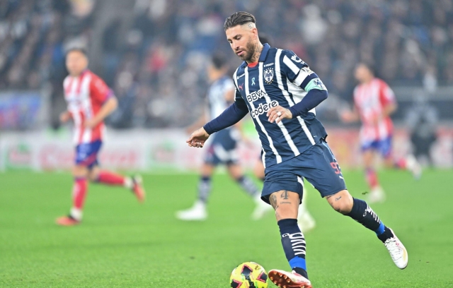 Ramos nhận 'mưa lời khen' ngày ra mắt tại đội bóng mới 596698