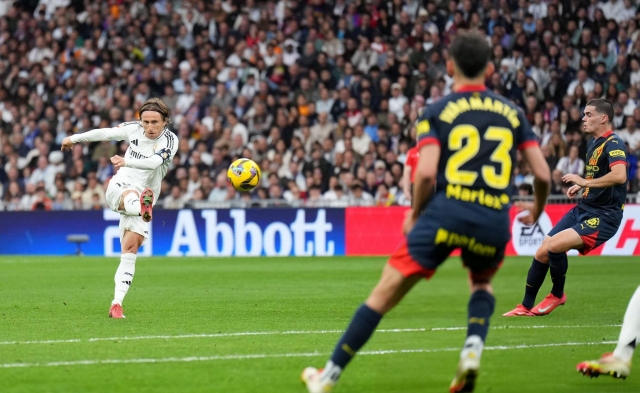 Thắng dễ Girona, Real bám đuổi Barca tại La Liga 596765