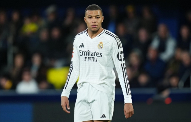 Real lo lắng về Mbappe, xác định người kế nhiệm Modric 606096