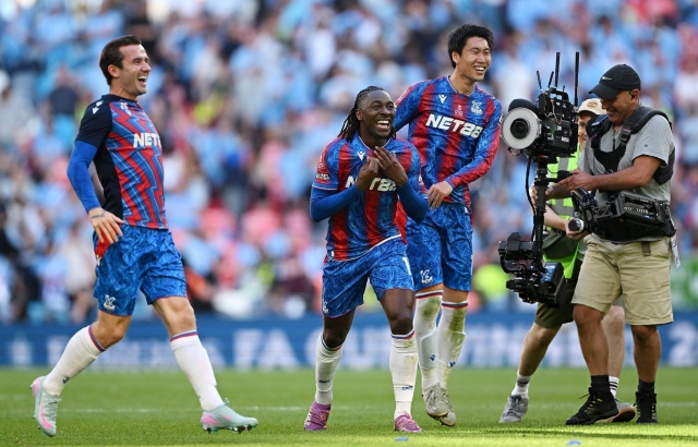 Hạ Man City, Crystal Palace tạo lịch sử sau 120 năm 636338