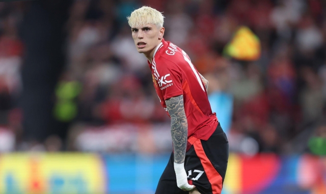 Lỡ hẹn Europa League, MU chia tay ngôi sao đầu tiên 639365