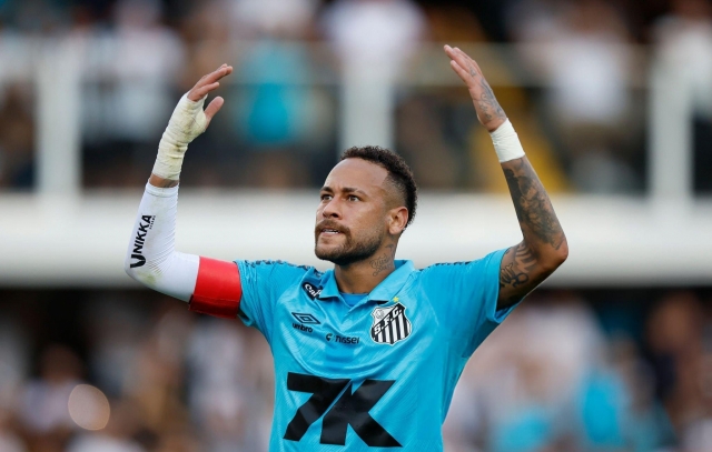 Ghi bàn bằng tay như Maradona, Neymar nhận cái kết đắng 643400