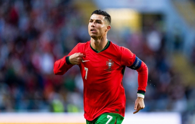 Ronaldo nói đúng 2 từ khi Bồ Đào Nha vô địch Euro 643722
