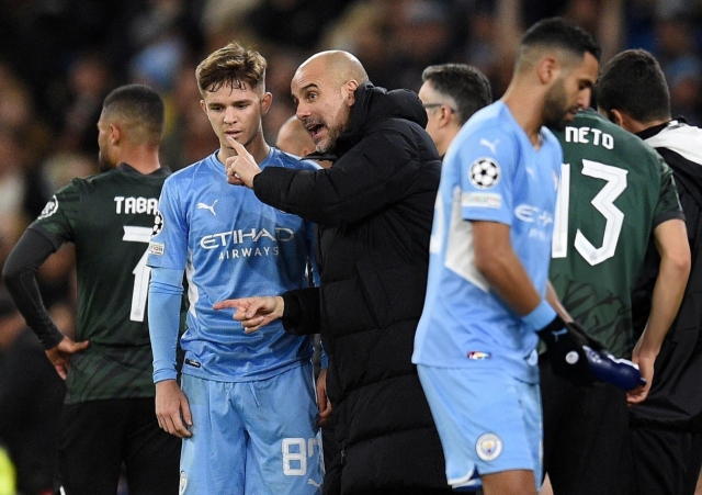 Được liên hệ với MU, Pep Guardiola 'trừng phạt' sao Man City 644147