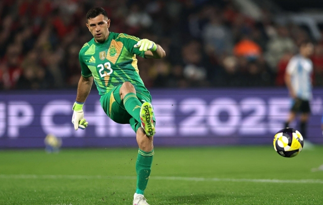 Chuyển nhượng MU 21/6: Emi Martinez muốn tới Old Trafford; Antony gia nhập 'ngựa ô' Serie A? 653320