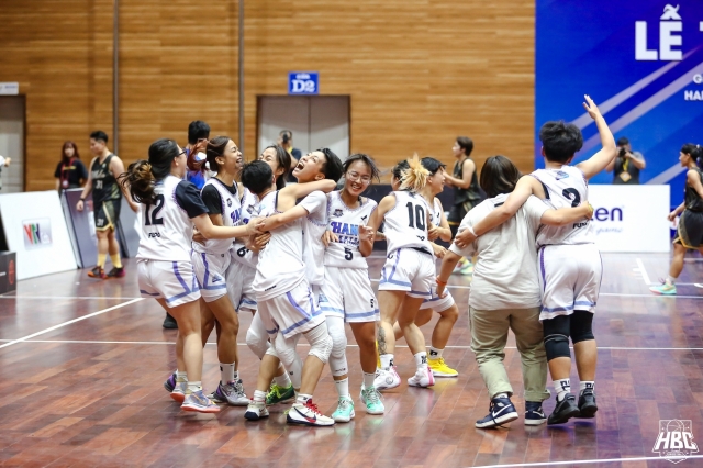 Tin thể thao 3/10: Thùy Linh vô địch cầu lông nữ Vietnam Open 2022 196523