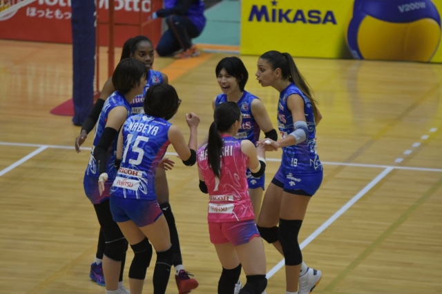 Vắng Thanh Thúy, PFU BlueCats vẫn hạ gục nhà ĐKVĐ đầy thuyết phục 228237