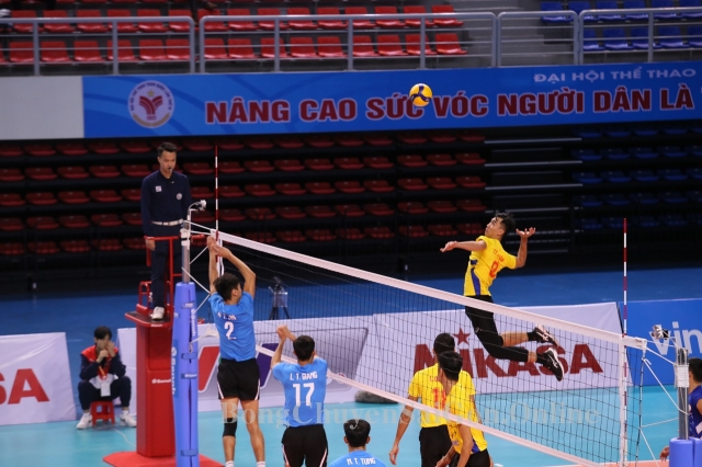 Hạ gục TP. HCM, bóng chuyền nam Khánh Hòa khẳng định vị thế ĐKVĐ 229814