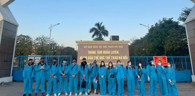 Phạm Đức Kiên cùng các cầu thủ Hà Nội lên đường chinh phục U23 Quốc gia 91961