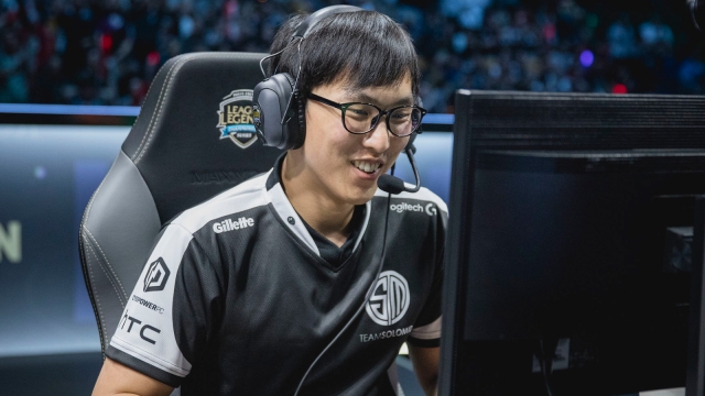 Doublelift nghi thi dau chuyen nghiep LMHT