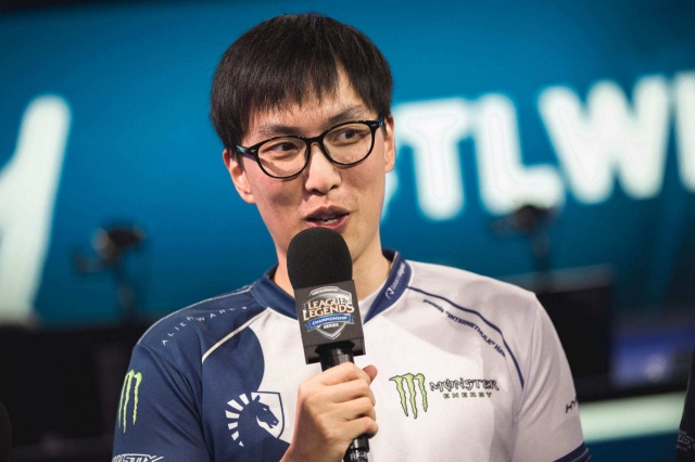 Doublelift nghi thi dau chuyen nghiep LMHT
