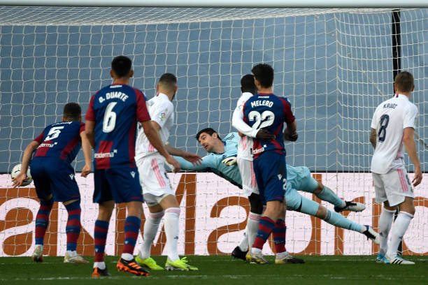 Trực tiếp Real Madrid 1-2 Levante: Phút cuối căng thẳng Ảnh 1