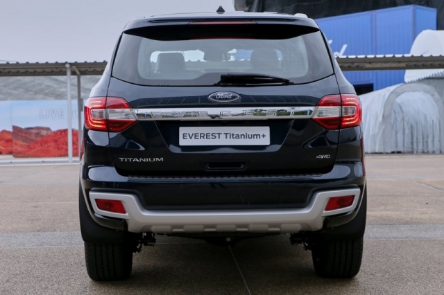 Đuôi xe Ford Everest 2021