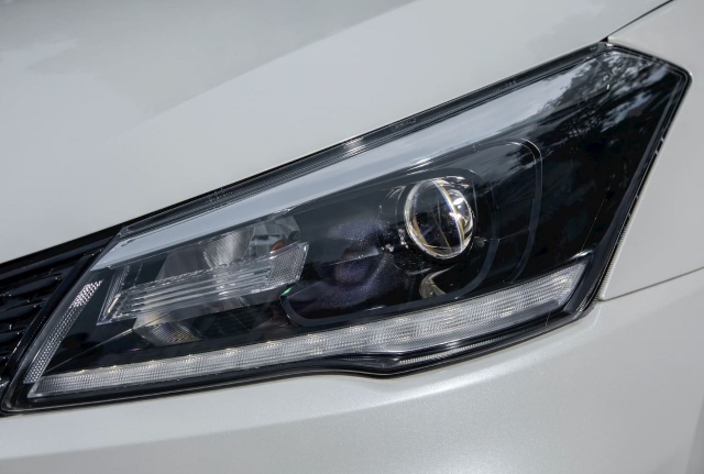 Đèn trước Suzuki Ciaz 2020