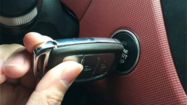 chìa khóa xe ô tô bị lỗi
