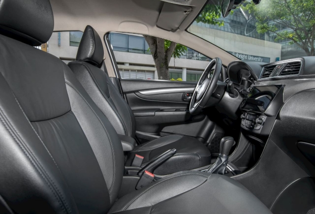 Khoang lái Suzuki Ciaz