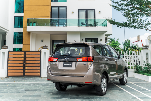 Ngoại thất Innova 2020