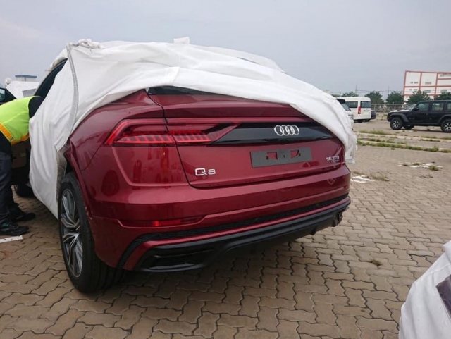xe Audi Q8 về Việt Nam