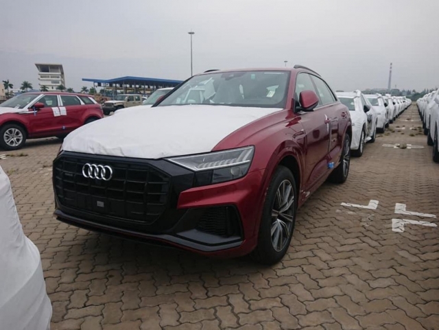 Lô xe Audi Q8