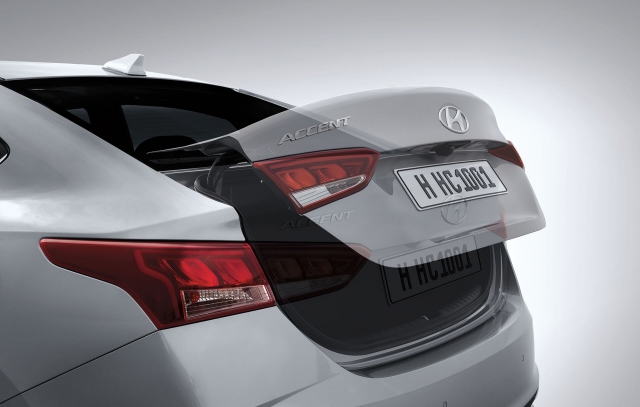 Cốp xe Accent 2021