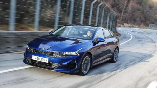 Kia K5 GT 2021 ra mắt tháng 11 với giá bán từ 709 triệu đồng Ảnh 1