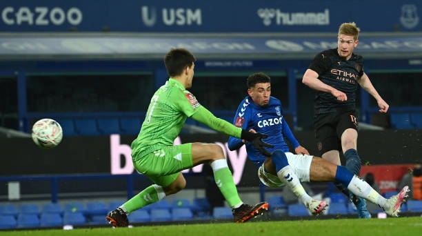 Man City hạ đo ván Everton, thẳng tiến vào bán kết nhờ 6 phút cuối trận Ảnh 1