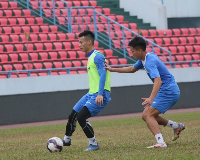 Mạc Hồng Quân báo tin vui trước thềm V-League 2021 Ảnh 9