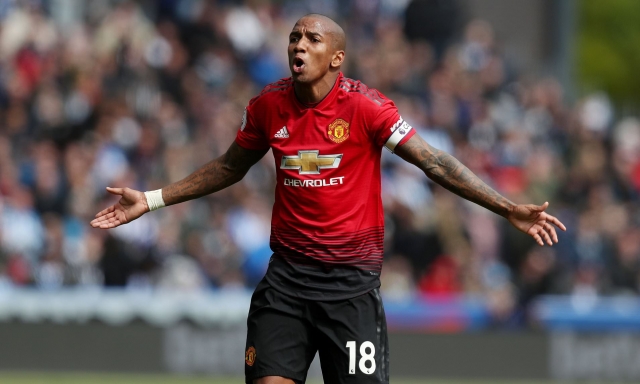 Chuyển nhượng bóng đá, Manchester United, Man City, Barcelona