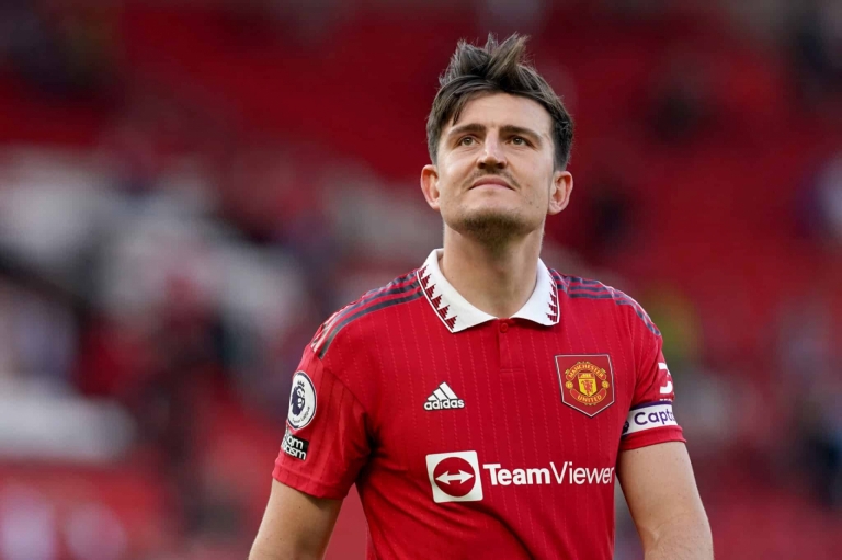 Harry Maguire làm khó MU lẫn bản thân