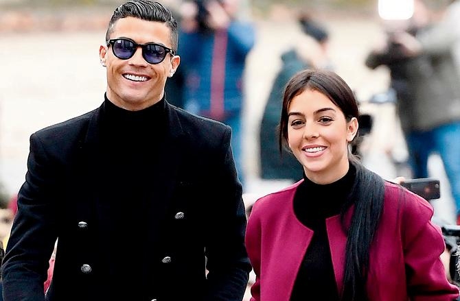 Cristiano Ronaldo và bạn gái gặp rắc rối tại Ả Rập Xê Út