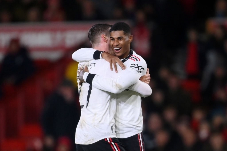 rashford-lai-toa-sang-mu-dat-1-chan-vao-tran-chung-ket-cup-lien-doan-anh-1674693958.jpg