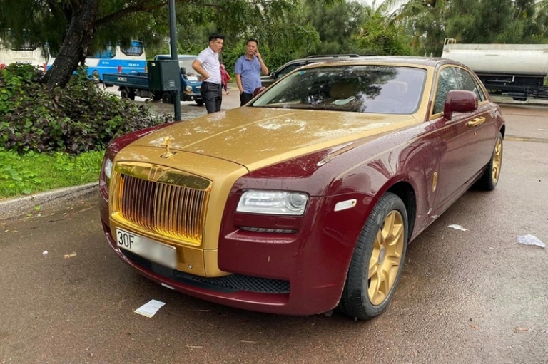 Đấu giá RollsRoyce mạ vàng gắn liền tên tuổi ông Trịnh Văn Quyết Khởi  điểm 10 tỷ cọc 2 tỷ xem xe ở Hà Nội