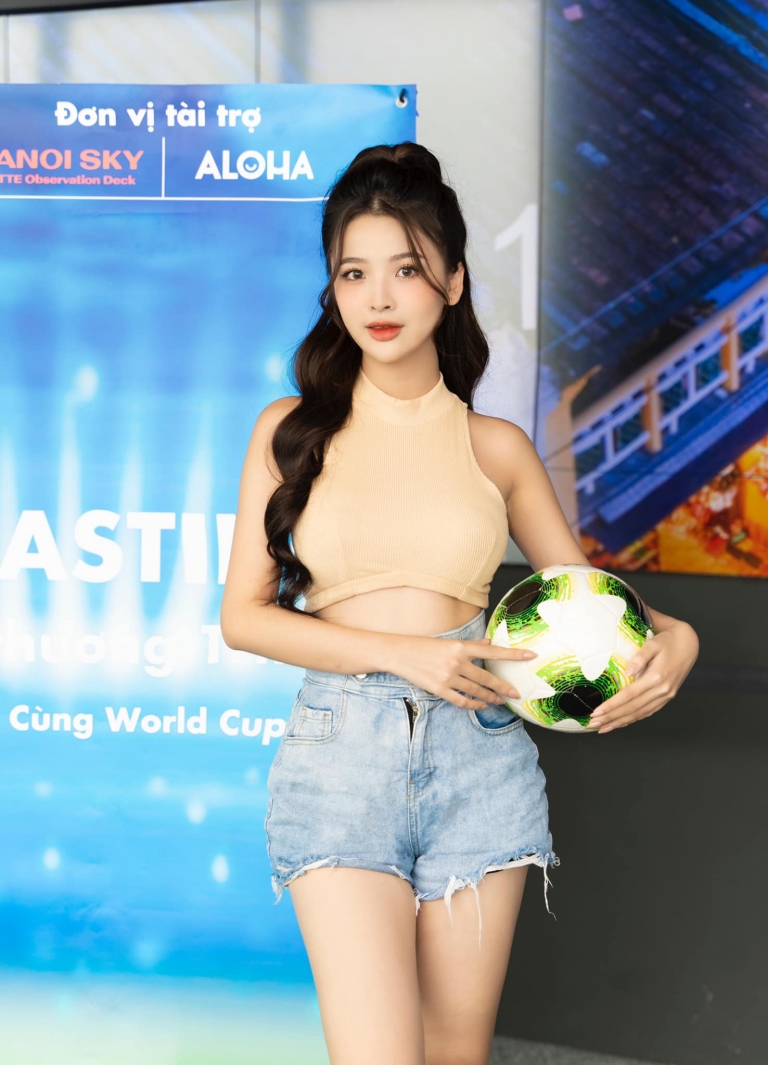 Ngắm toàn bộ 32 mỹ nhân của VTV đồng hành cùng World Cup 2022 218675