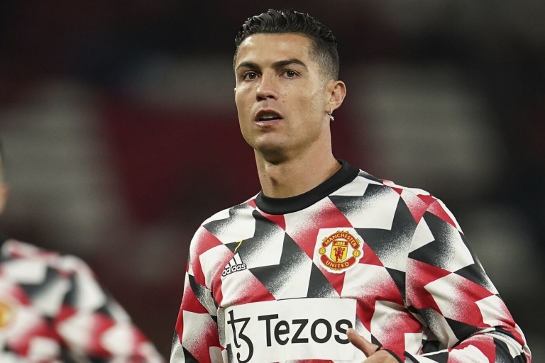 BẤT NGỜ: Ronaldo bị chính đồng đội làm phản sau trận với Tottenham? 206460