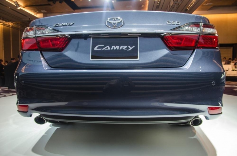 2016 Toyota Camry pricing and specifications  Drive