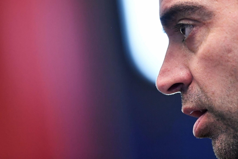 HLV Xavi thừa nhận tình hình tồi tệ tại Barca sau trận thua thảm Real Madrid 203764