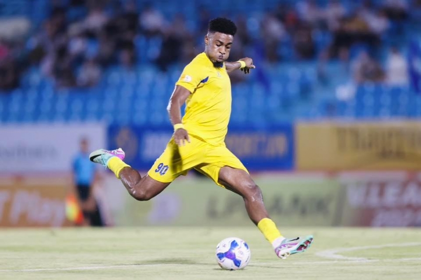 Tuyển thủ quốc gia Nigeria chính thức có bến đỗ mới tại V.League 676303
