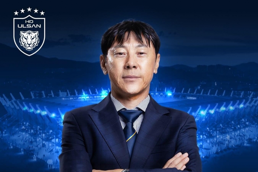 HLV Shin Tae Yong thu hút sự chú ý rất lớn từ truyền thông Hàn Quốc.