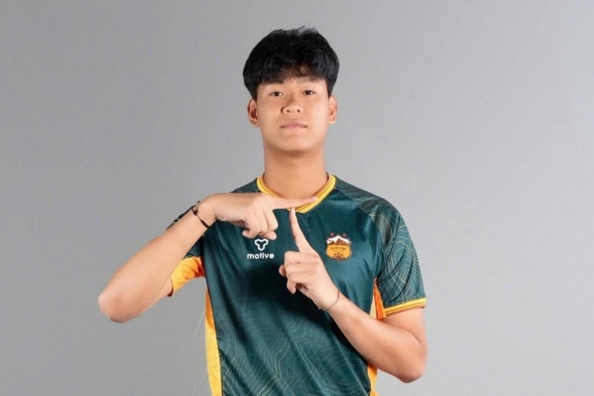 Thủ môn cao gần 2m chính thức thi đấu V.League 684705